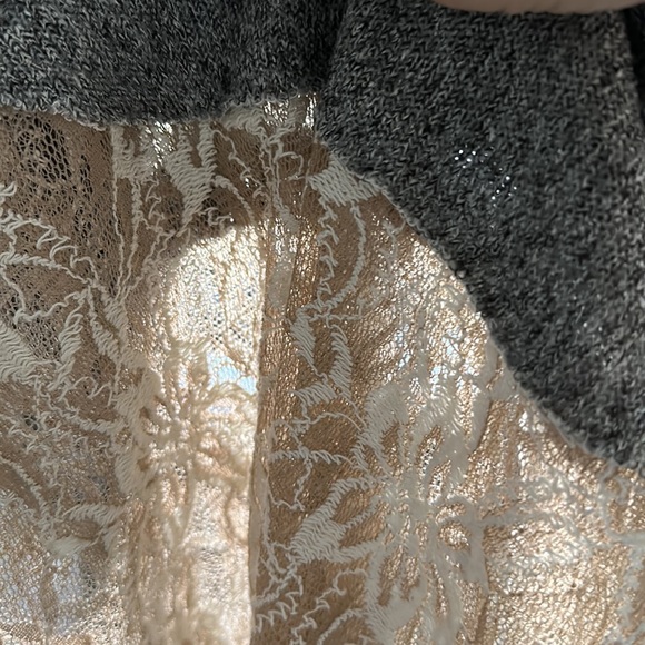 Lace top - Picture 6 of 6